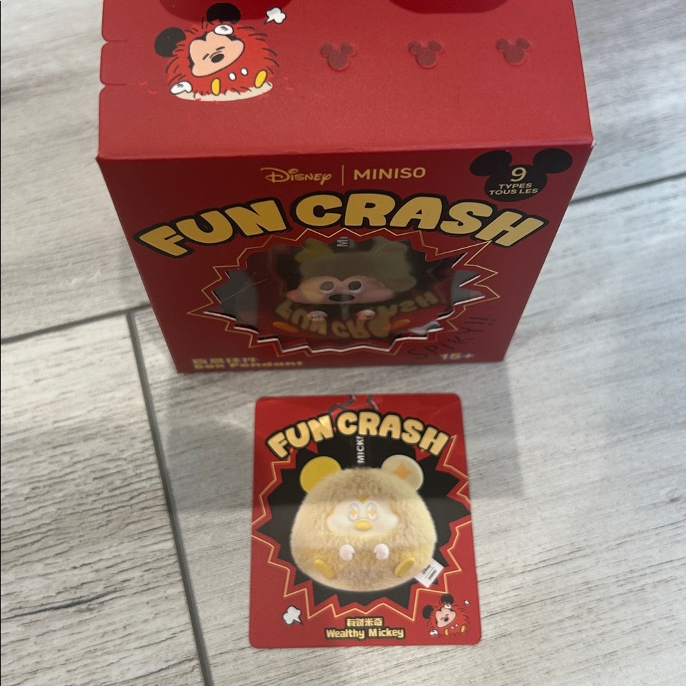 Miniso Fun Crash Mickey Mouse keychain pendant collectible WEALTHY MICKEY - Picture 2 of 4